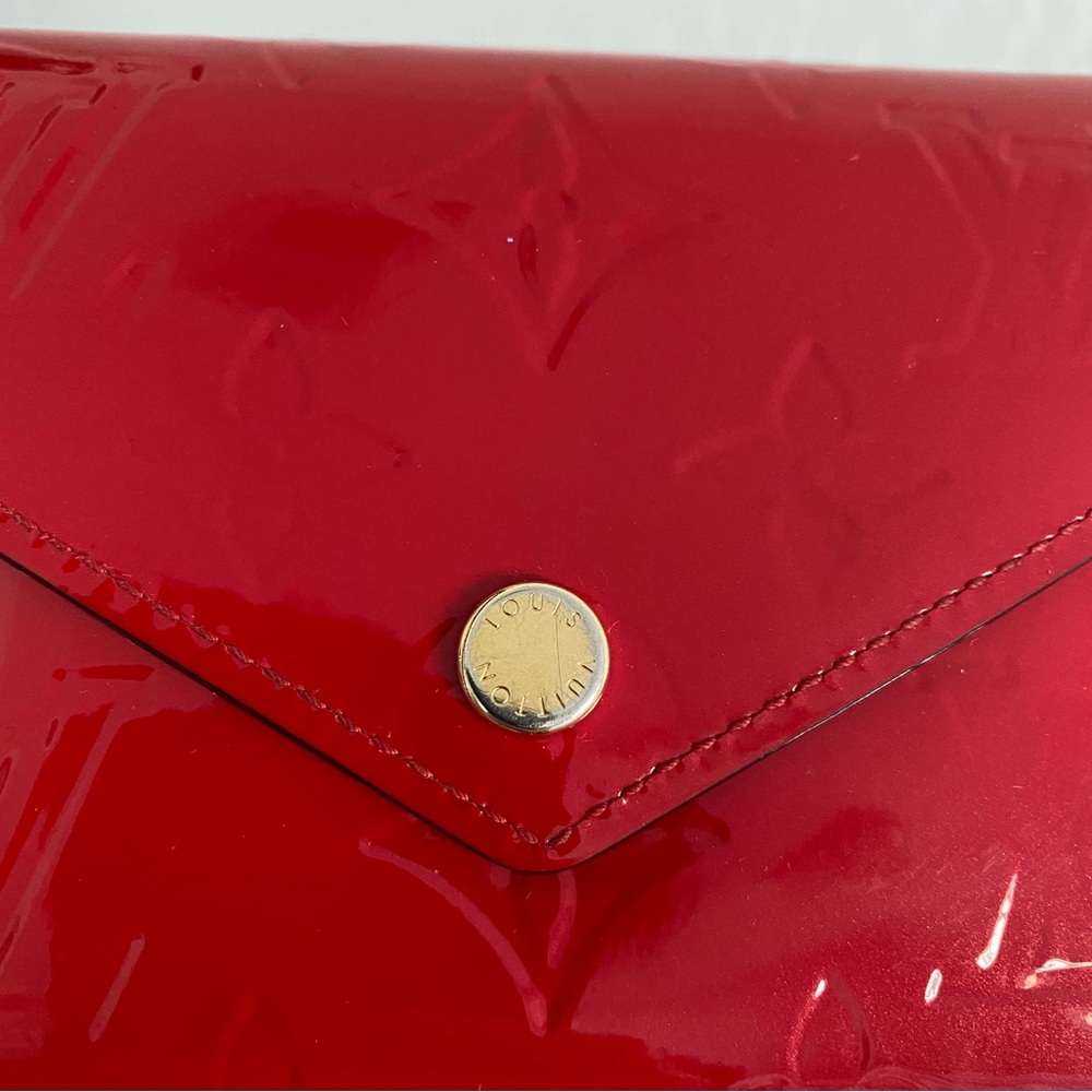 Louis Vuitton Victorine
Monogram Vernis wallet - Picture 14 of 16